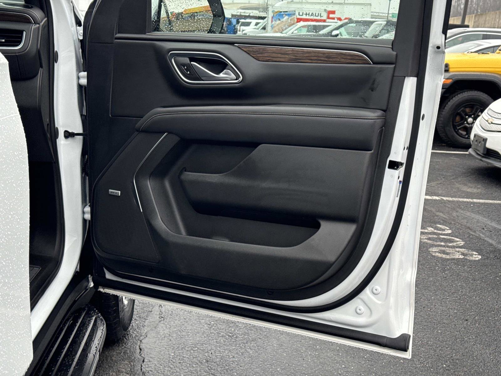 Used 2024 Chevrolet Suburban Premier image 14