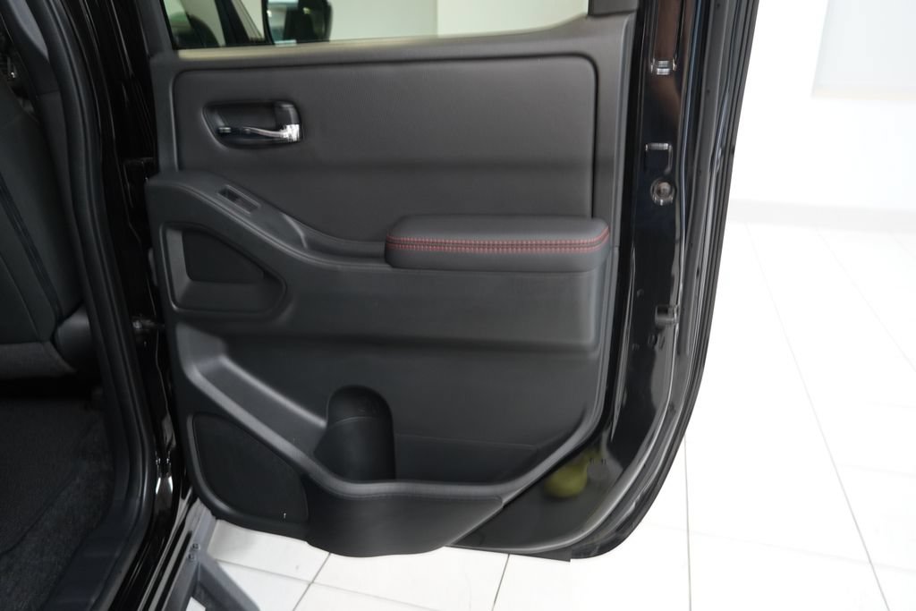 Used 2023 Nissan Frontier PRO-4X w/ Technology Package AWD/4WD image 29
