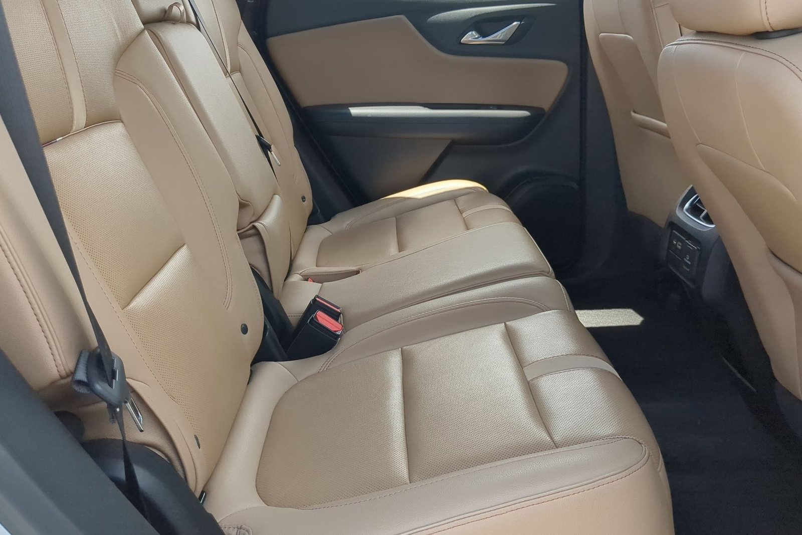 Used 2023 Chevrolet Blazer Premier FWD image 18