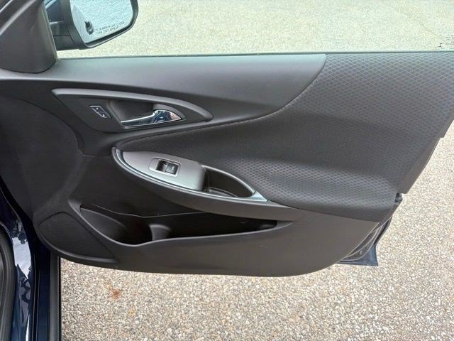 Used 2017 Chevrolet Malibu LT FWD image 19