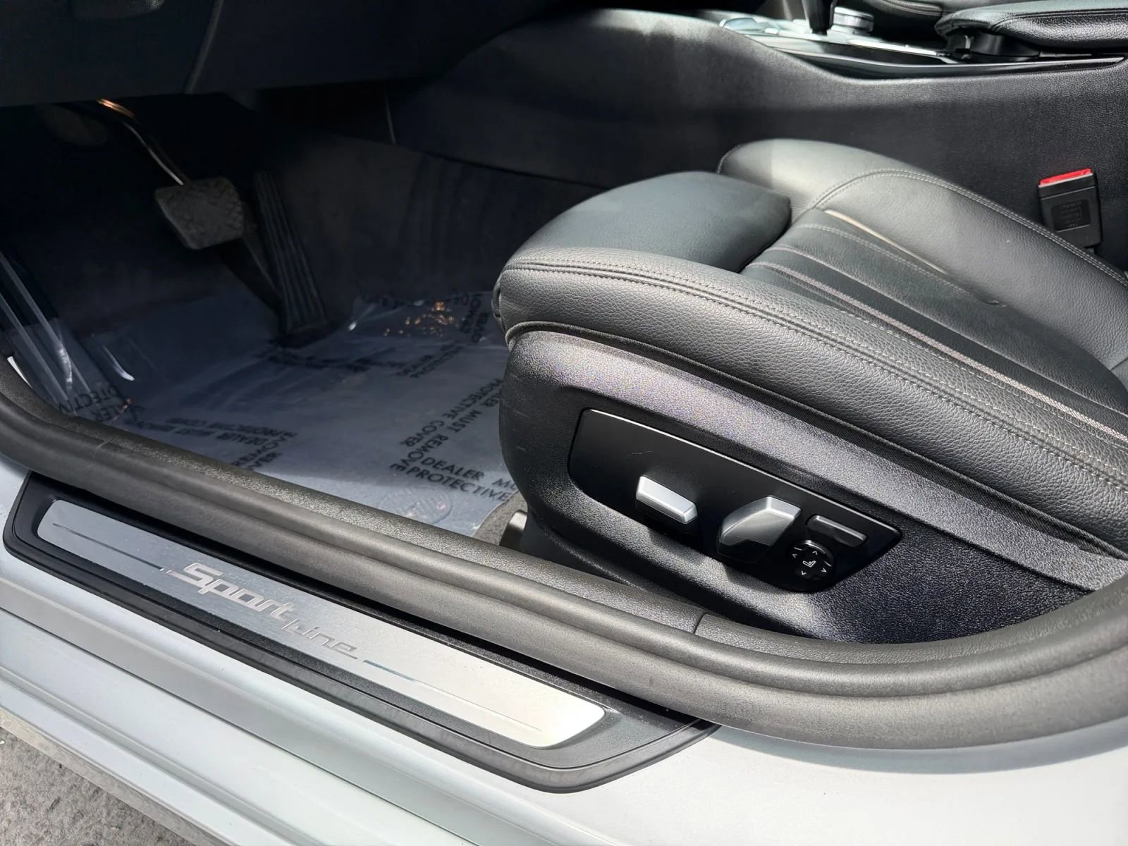Used 2019 BMW 530i w/ Convenience Package RWD image 23