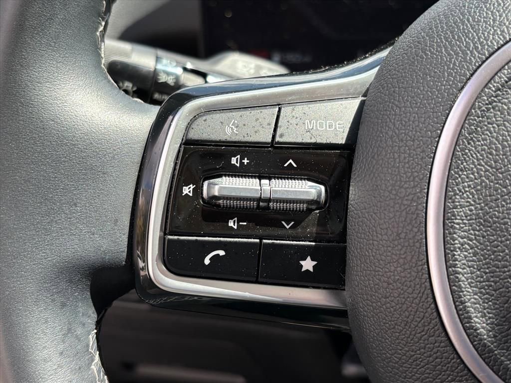 Used 2024 Kia Sorento SX image 17