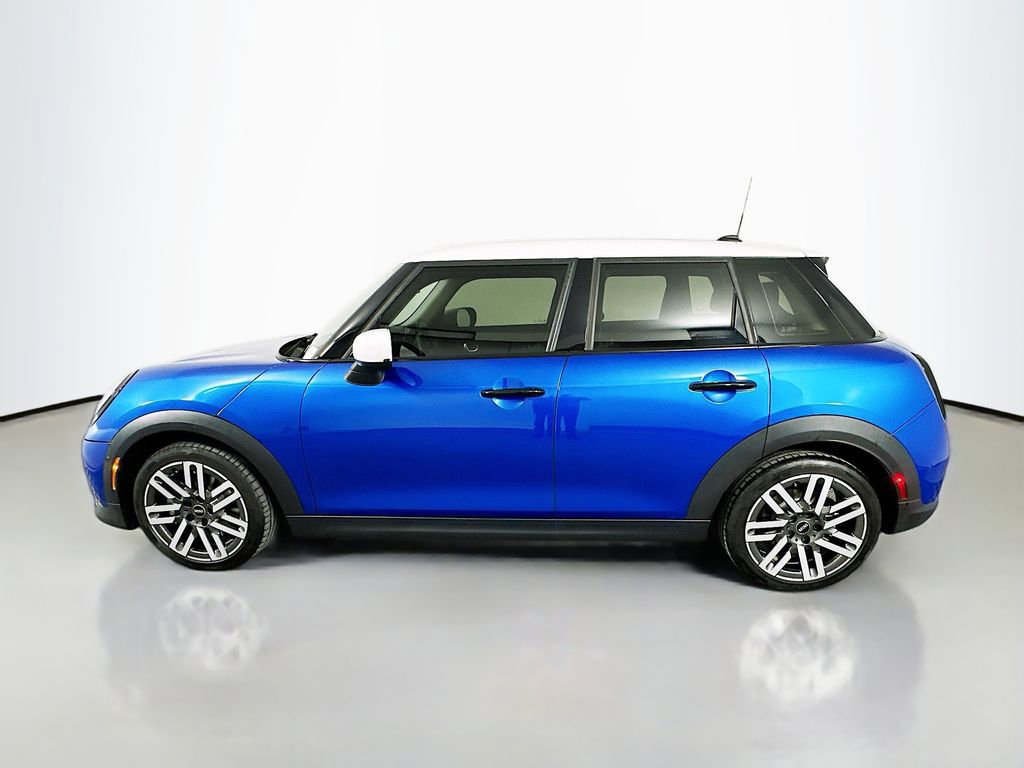 Certified 2025 MINI Cooper 4-Door Hardtop image 8