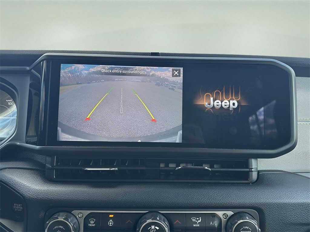 Used 2024 Jeep Wrangler Unlimited w/ Convenience Group image 12