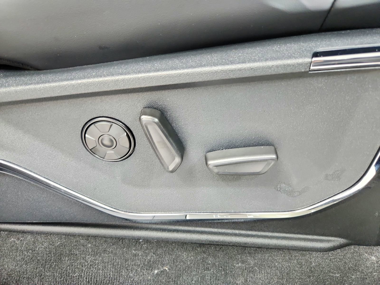 New 2026 Ford F350 Platinum w/ FX4 Off-Road Package image 42