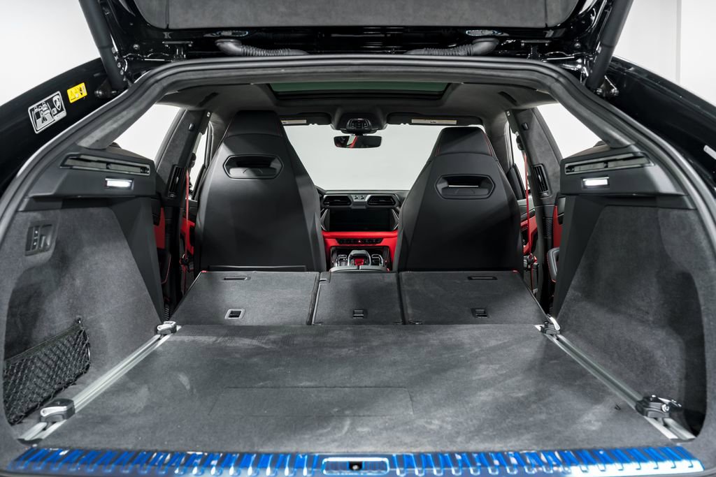 Used 2025 Lamborghini Urus SE image 65