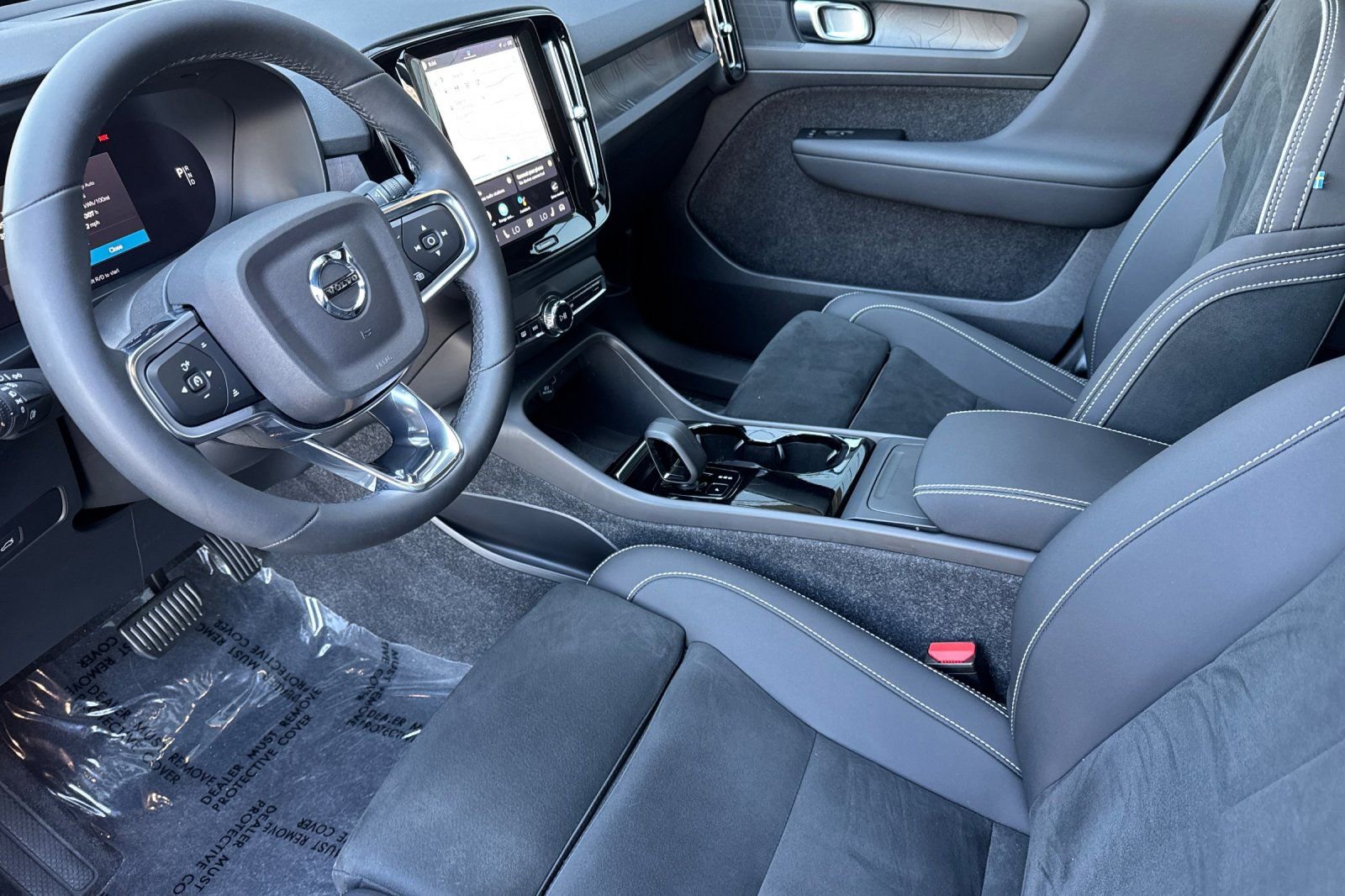 Used 2023 Volvo C40 P8 Recharge Plus AWD/4WD image 9