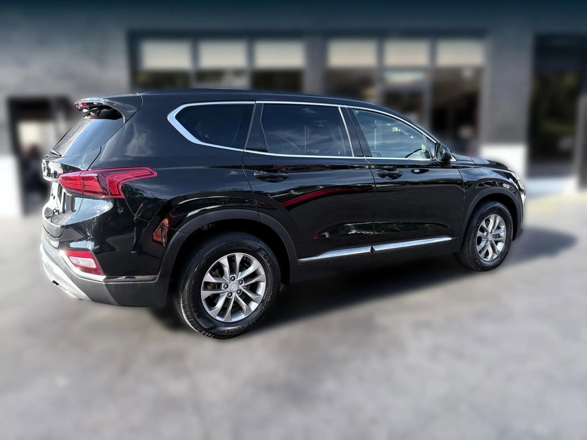 Used 2019 Hyundai Santa Fe SEL image 5