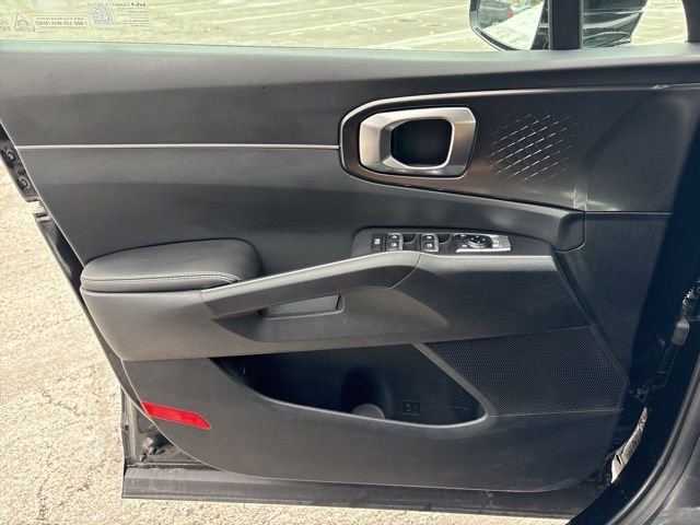 Certified 2025 Kia Sorento LX image 22