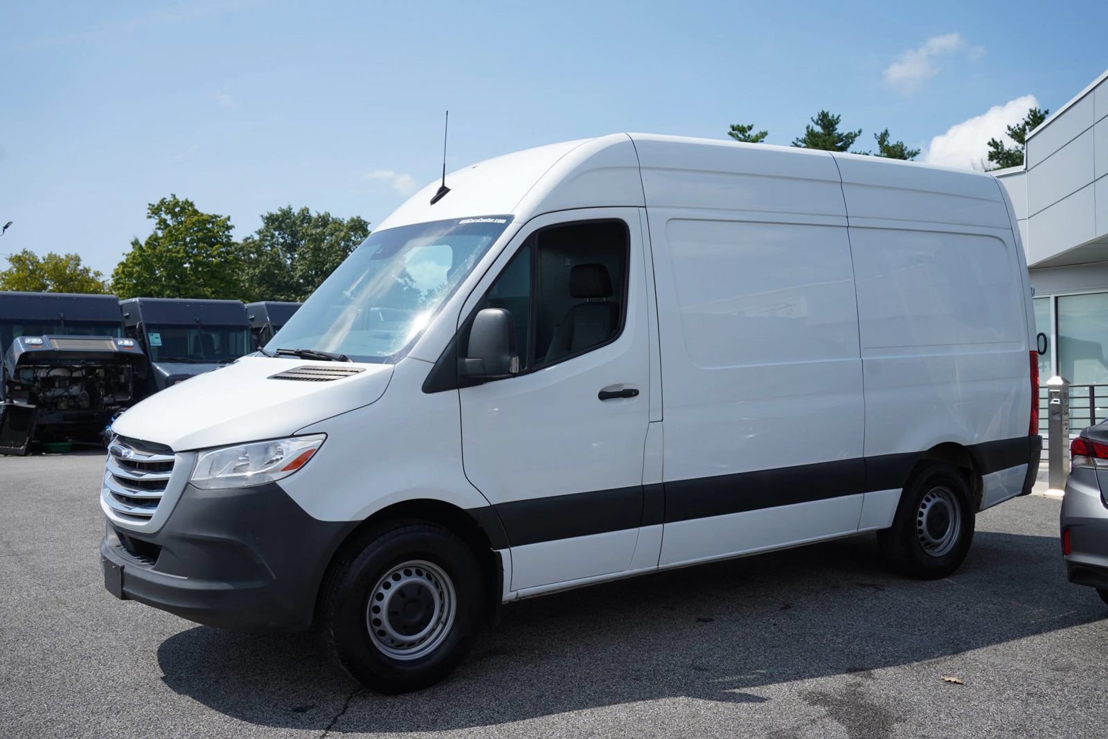 Used 2021 Freightliner Sprinter 2500 RWD image 6