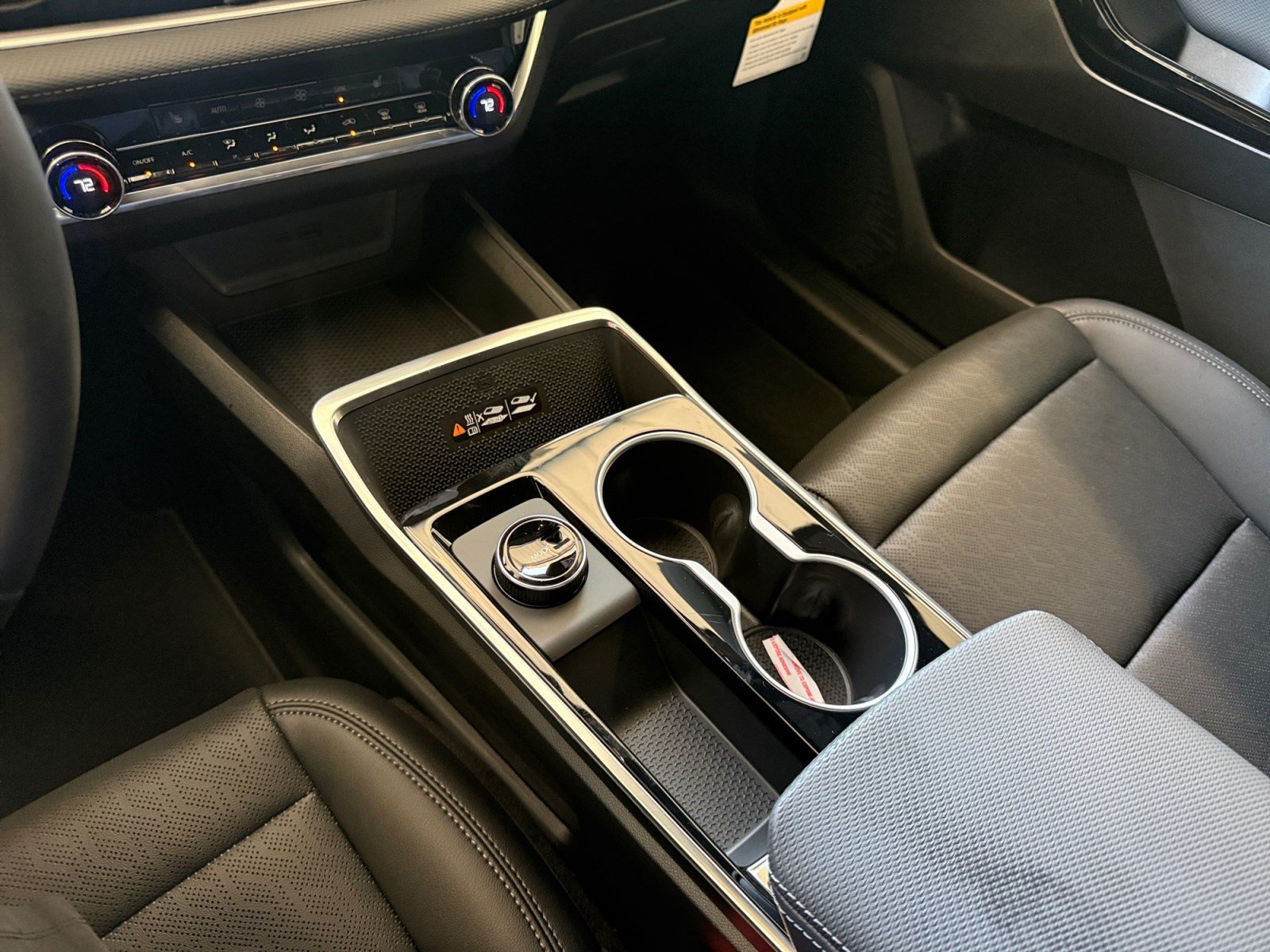 New 2027 Chevrolet Equinox LT w/ Convenience Package II FWD image 21