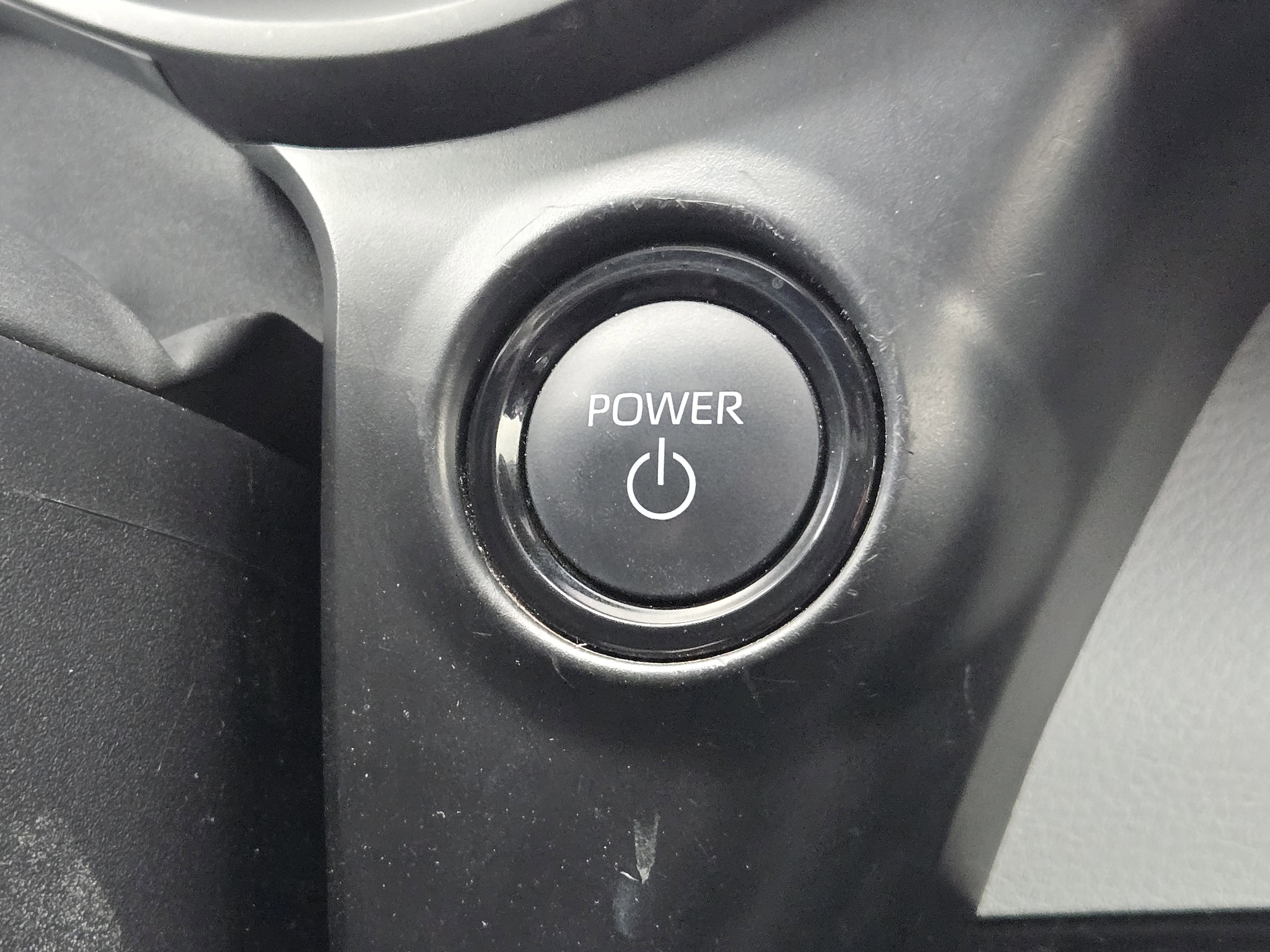 Used 2025 Toyota Sienna XLE image 24