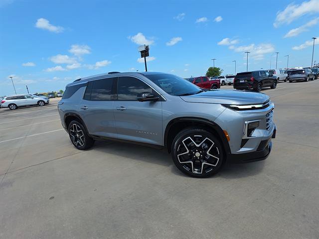 Used 2025 Chevrolet Traverse High Country w/ LPO, Floor Liner Package FWD image 4