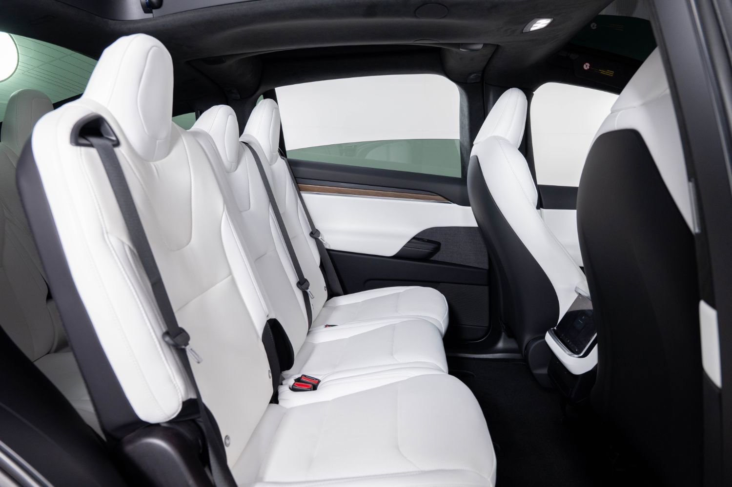 Used 2023 Tesla Model X image 23