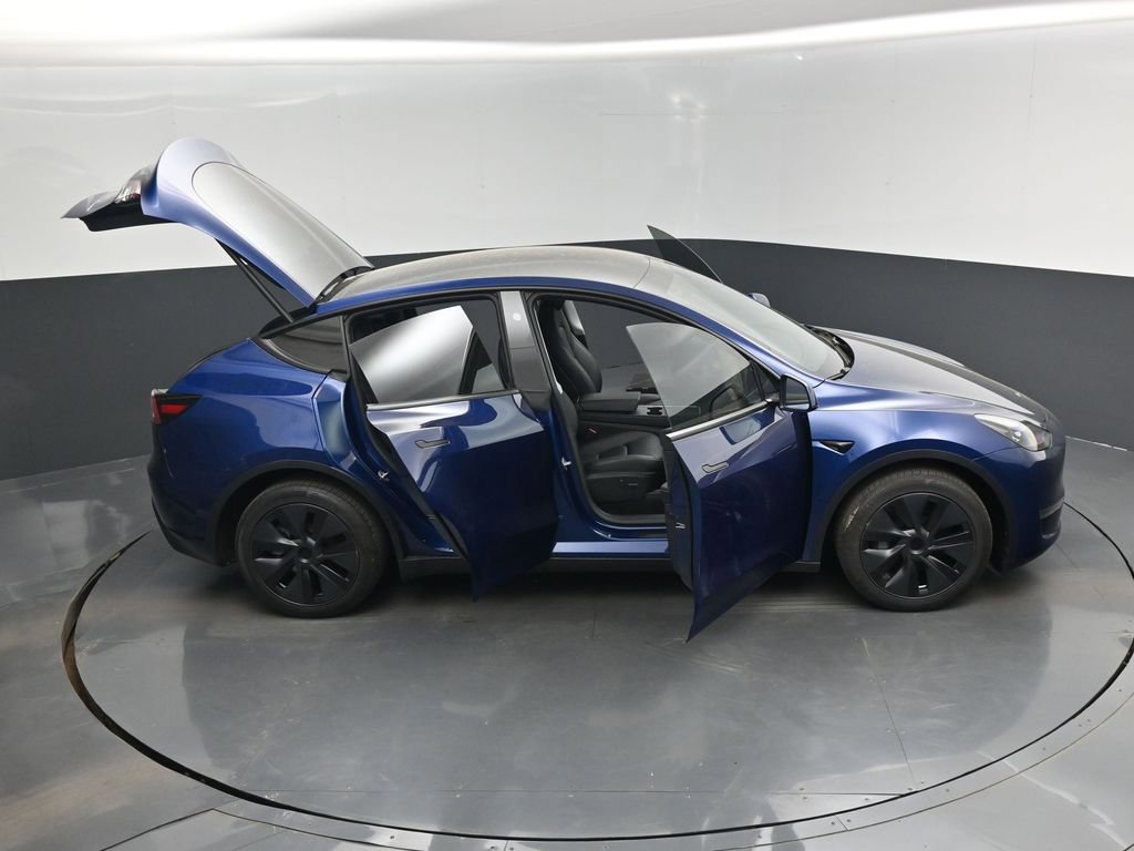 Used 2025 Tesla Model Y Long Range image 18