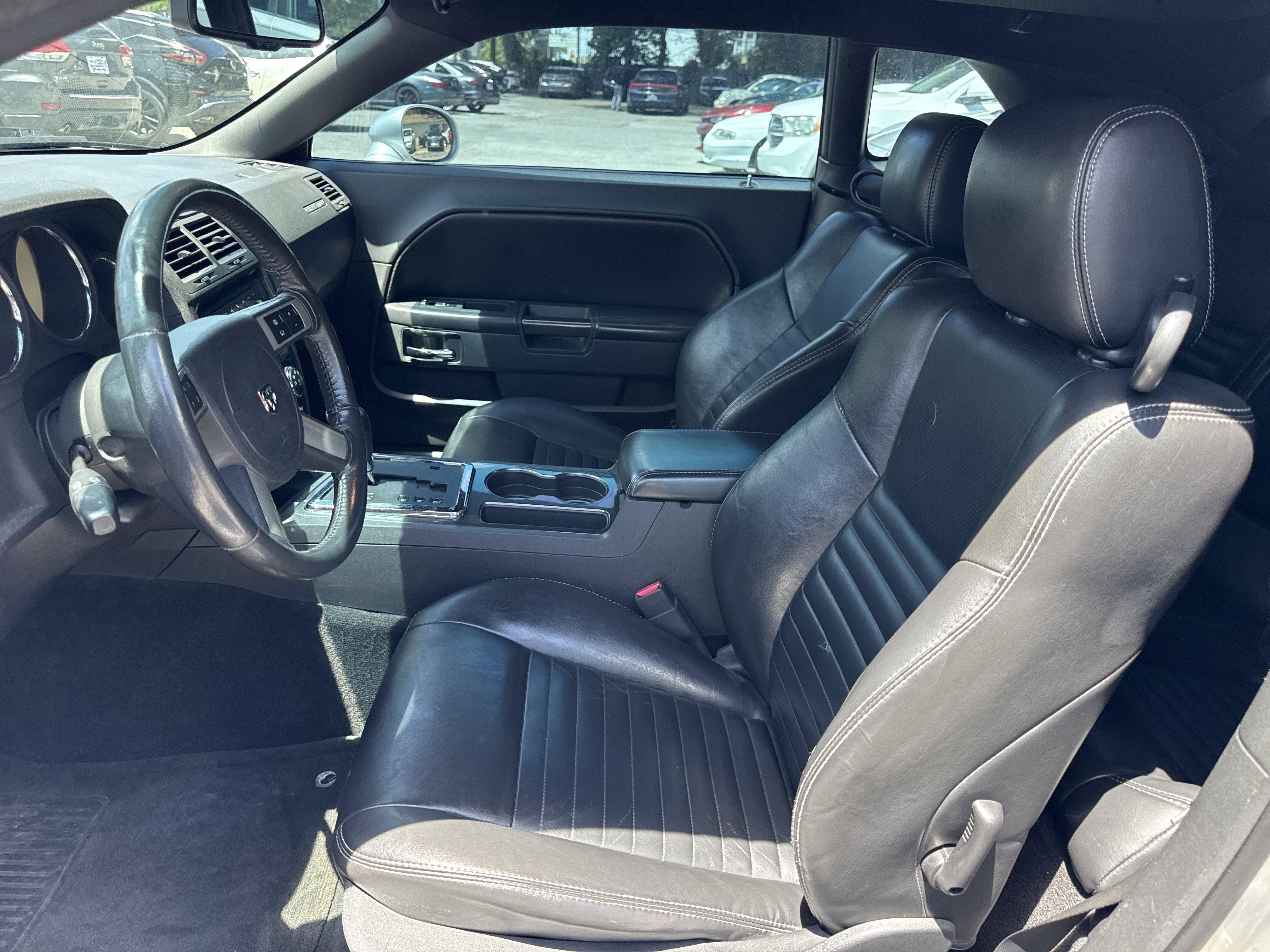 Used 2010 Dodge Challenger R/T RWD image 9