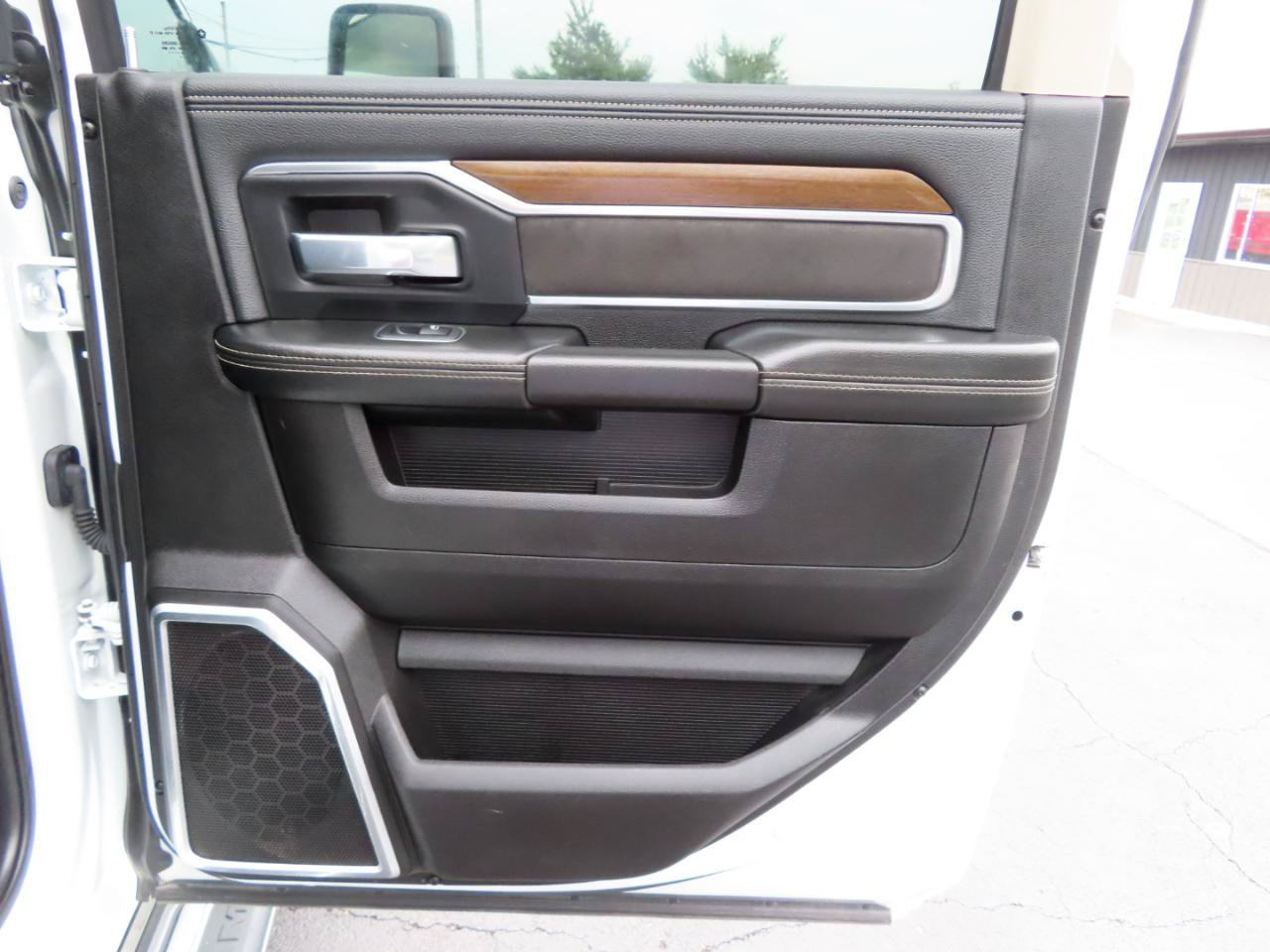 Used 2024 RAM 2500 Laramie AWD/4WD image 47