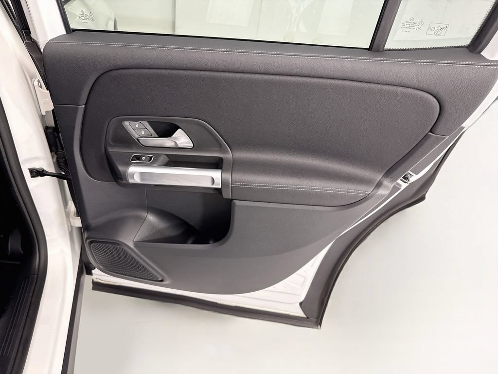 Used 2023 Mercedes-Benz GLB 250 image 25