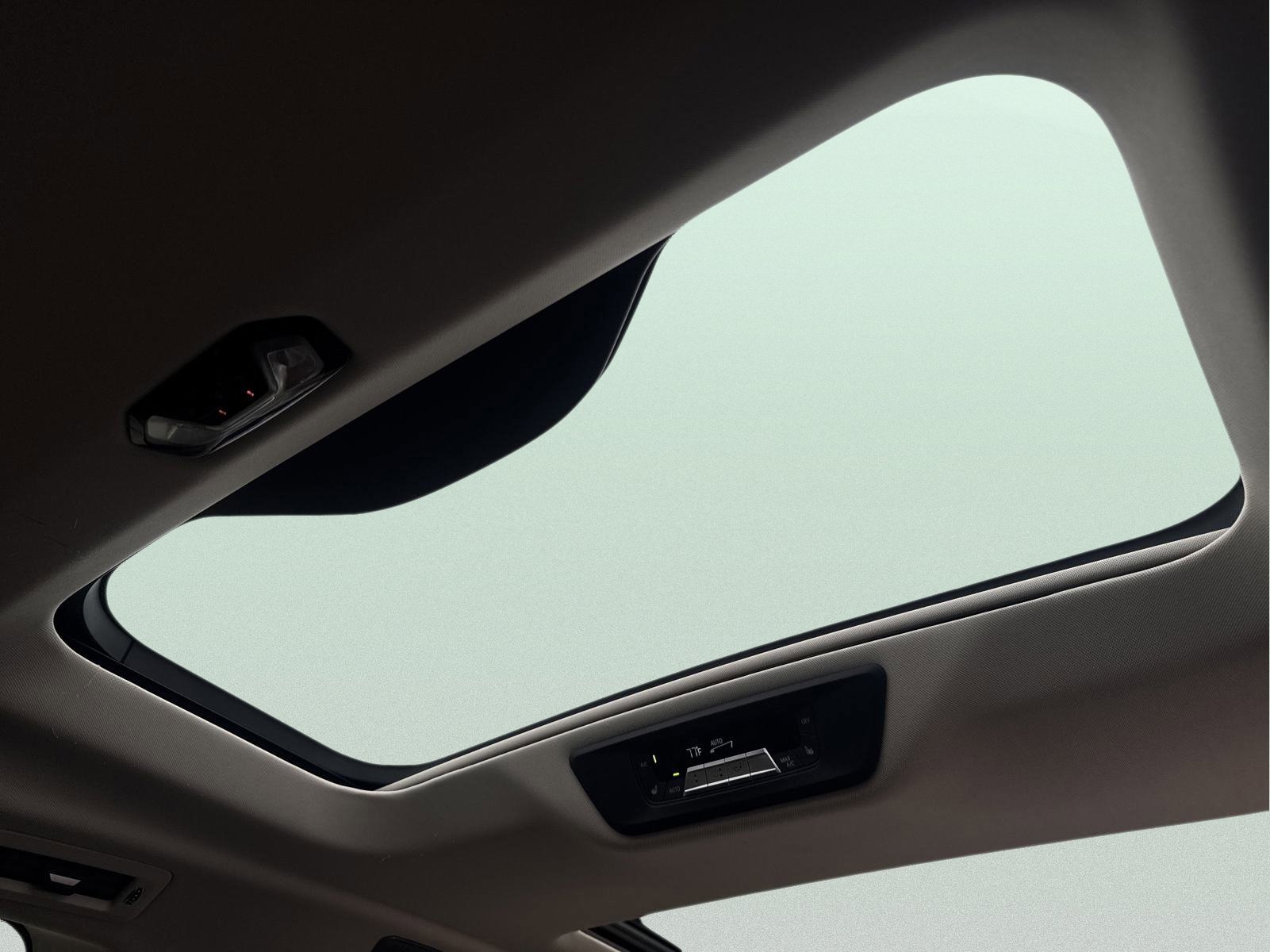 Used 2020 BMW X7 xDrive50i w/ Cold Weather Package image 54