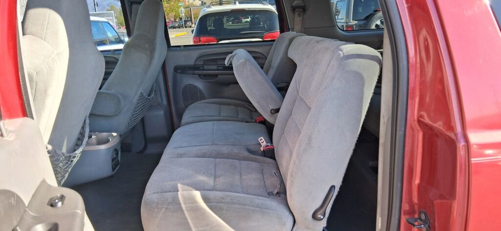 Used 2004 Ford Excursion XLT image 3
