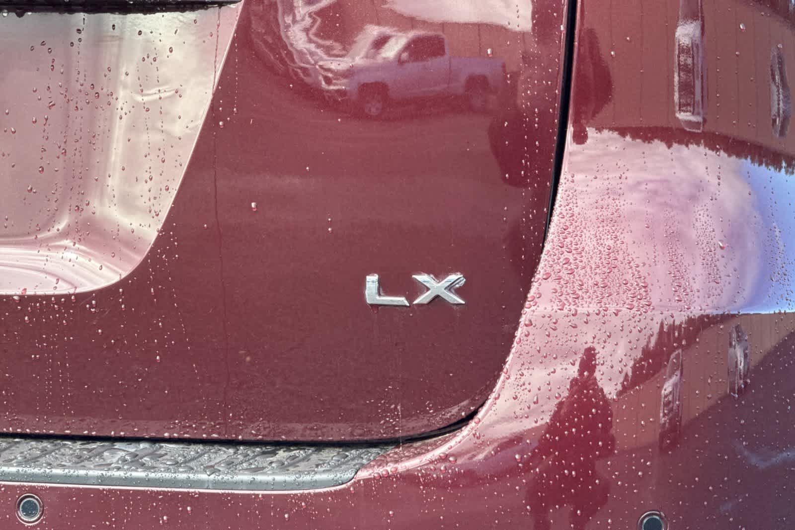 Used 2017 Kia Sedona LX w/ LX Essentials Premium Package FWD image 33
