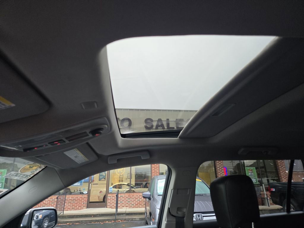 Used 2017 GMC Terrain SLT w/ Open Road Package image 22