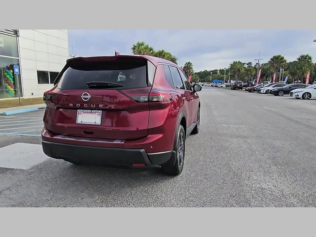 Used 2025 Nissan Rogue SV FWD image 34