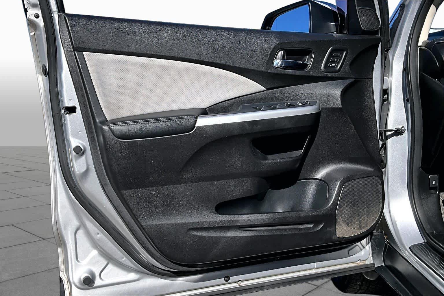 Used 2015 Honda CR-V Touring image 21