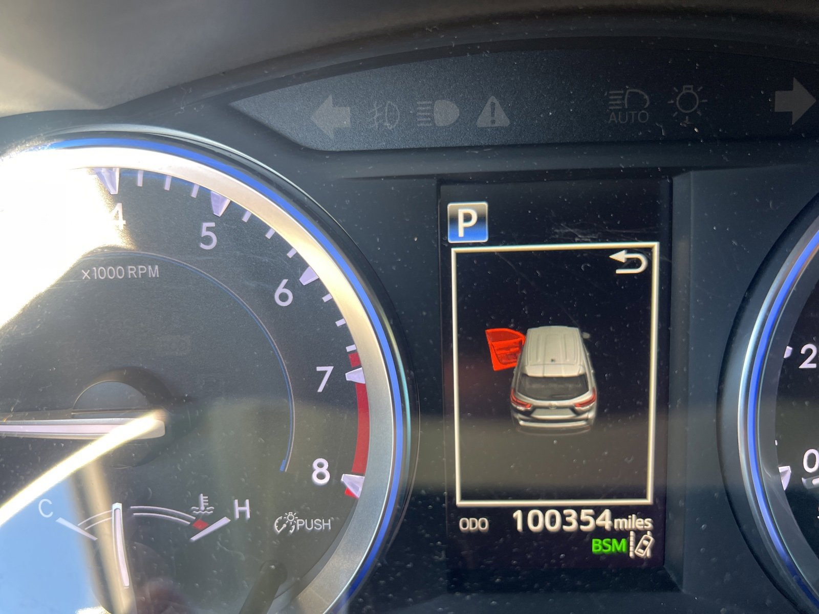 Used 2018 Toyota Highlander SE image 3