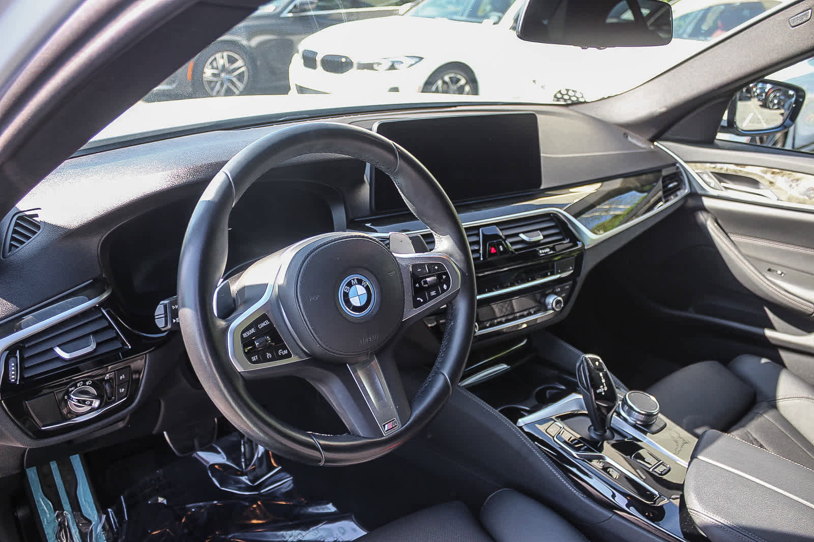 Certified 2023 BMW 530e w/ M Sport Package image 17