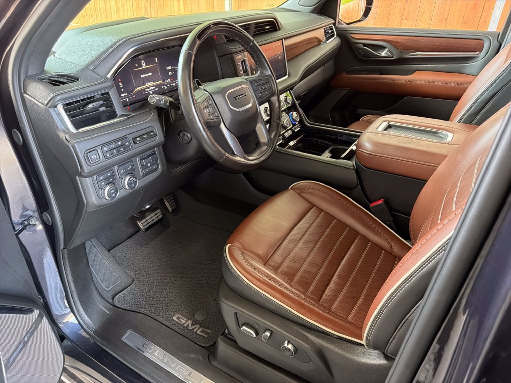 Used 2024 GMC Yukon XL Denali Ultimate AWD/4WD image 2
