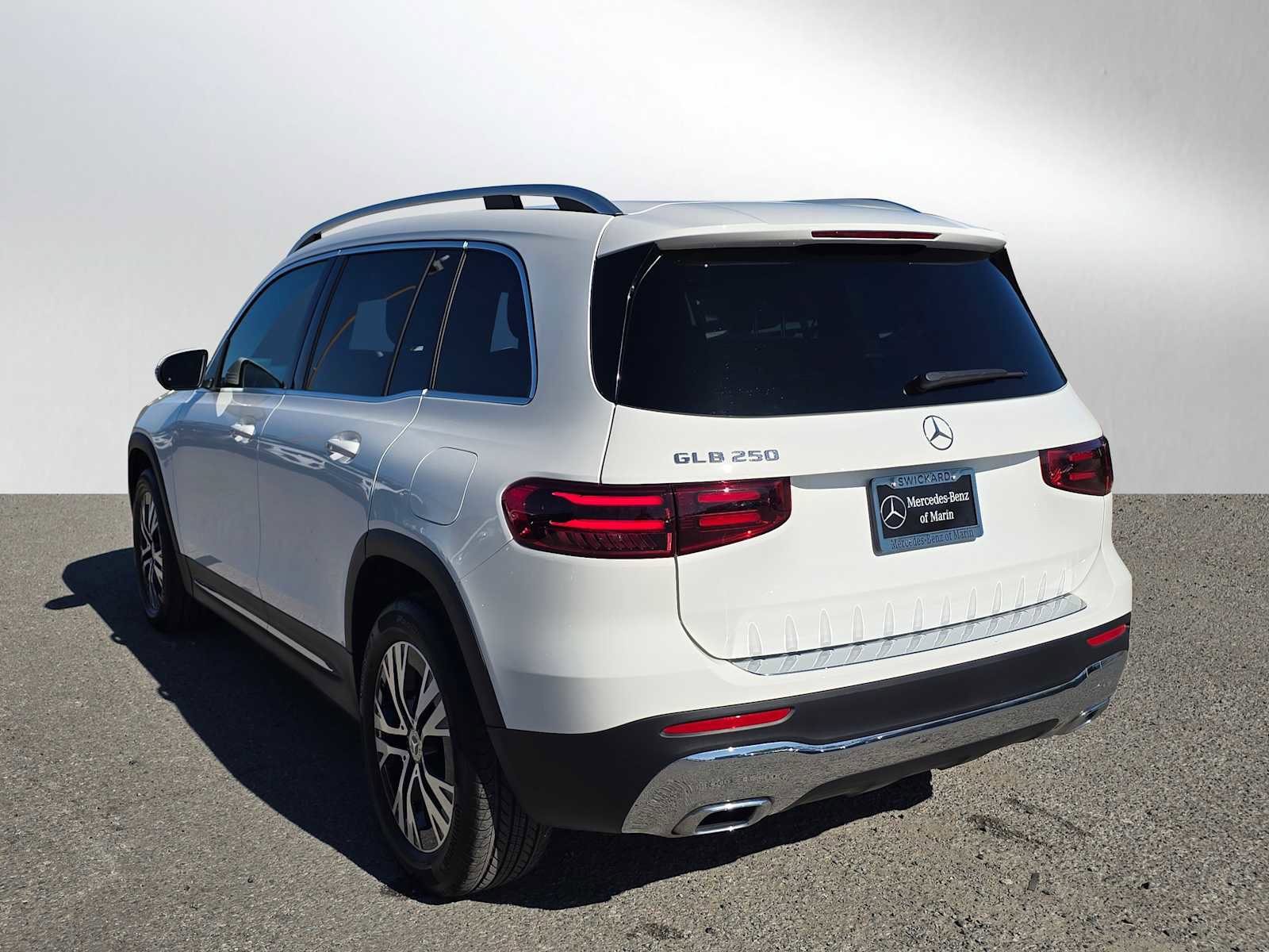 Used 2026 Mercedes-Benz GLB 250 image 5