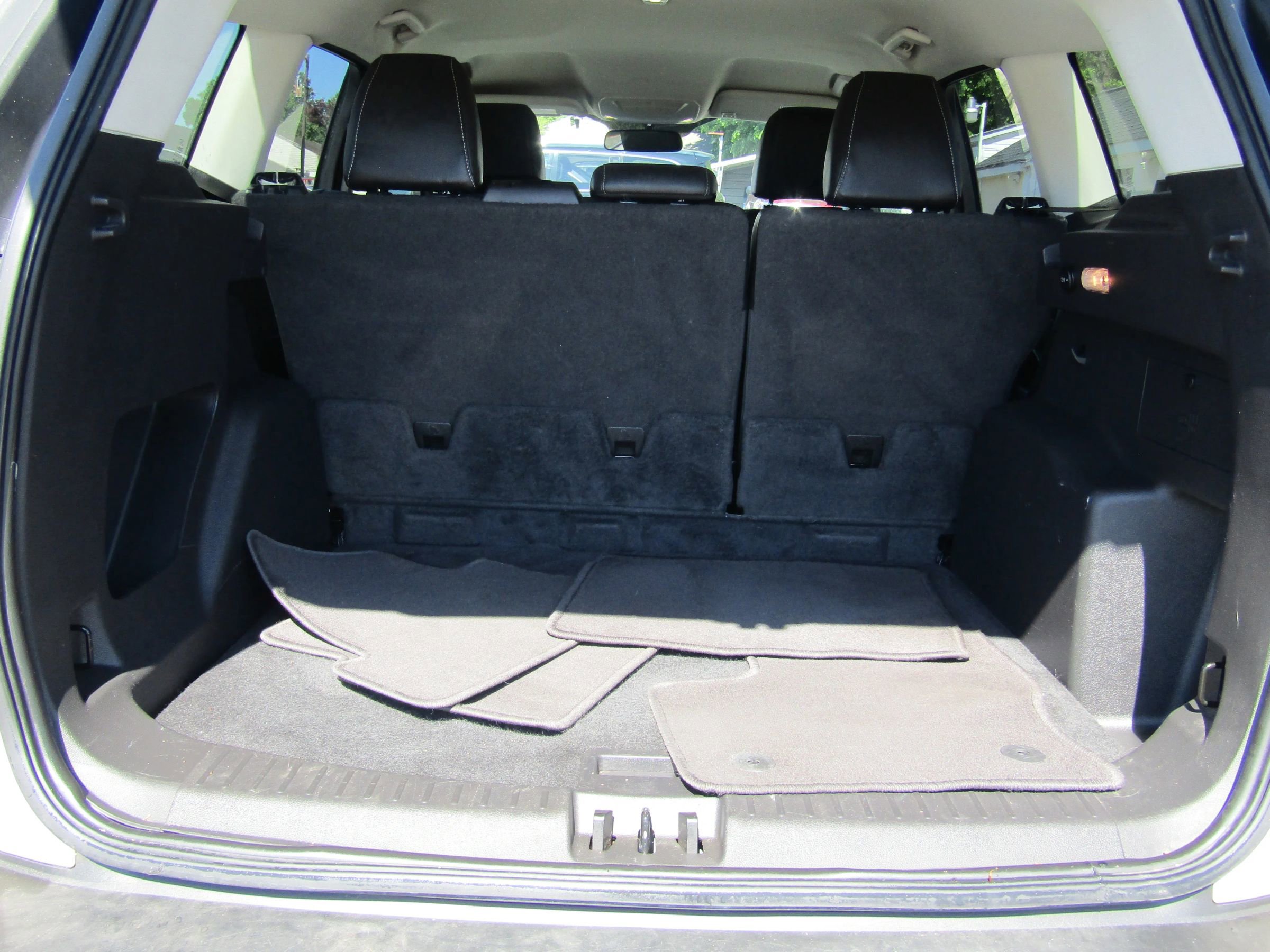 Used 2017 Ford Escape SE w/ SE Leather Comfort Package FWD image 21