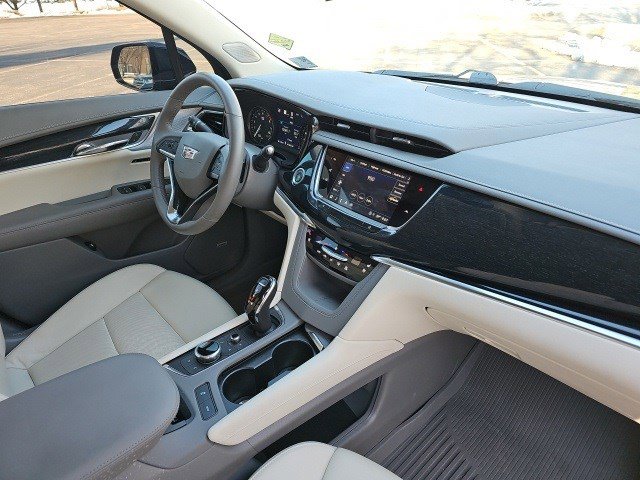 Used 2024 Cadillac XT6 Premium Luxury w/ Technology Package image 14