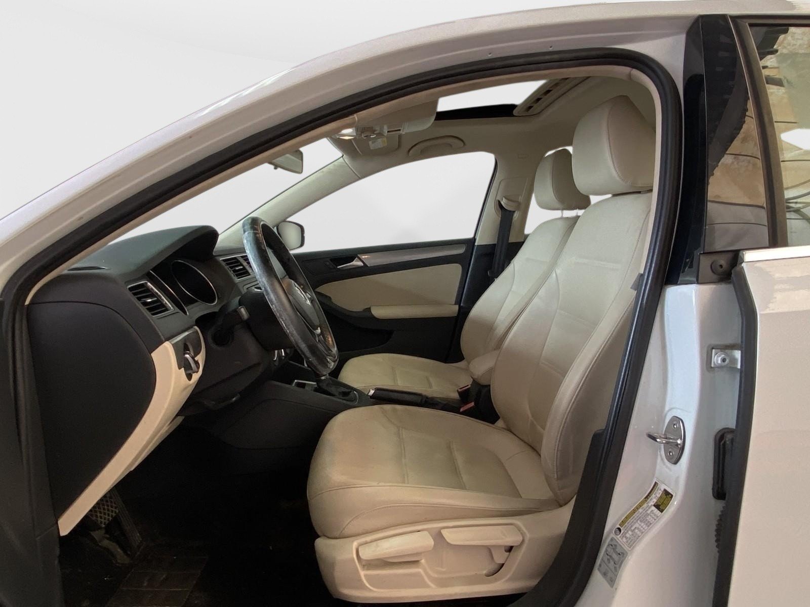 Used 2018 Volkswagen Jetta SE FWD image 16