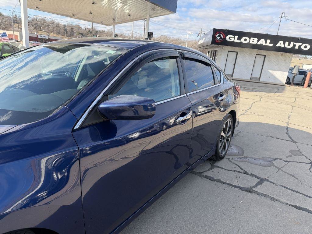 Used 2017 Nissan Altima 2.5 SR image 18