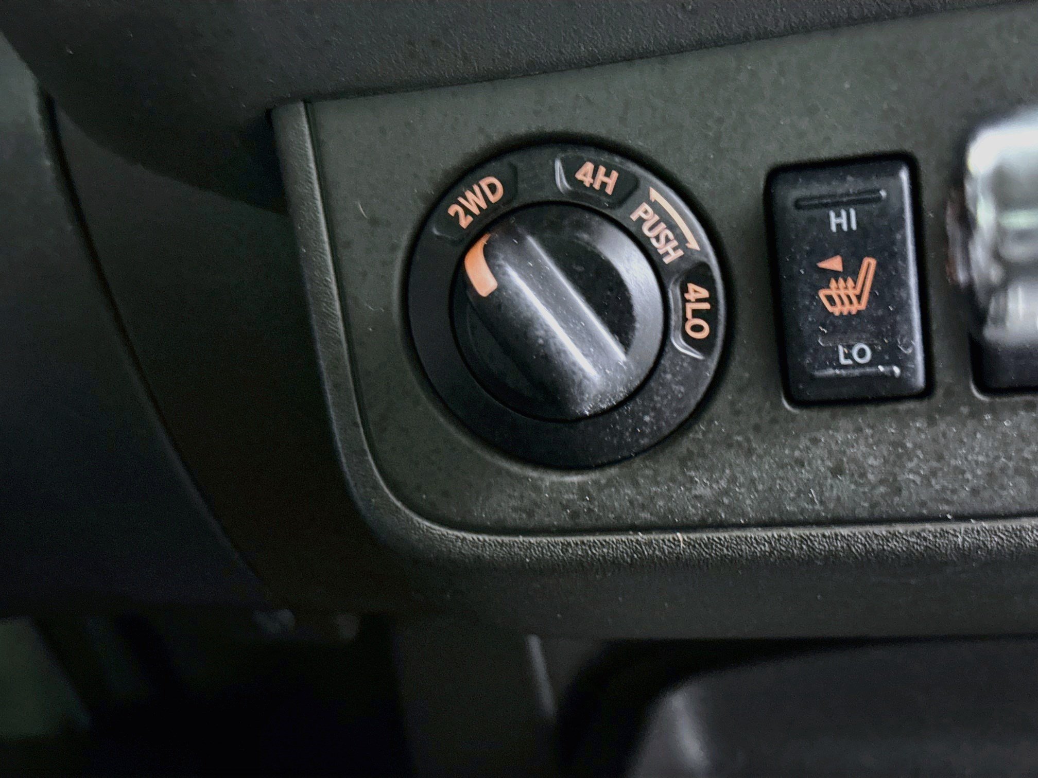 Used 2018 Nissan Frontier PRO-4X AWD/4WD image 40