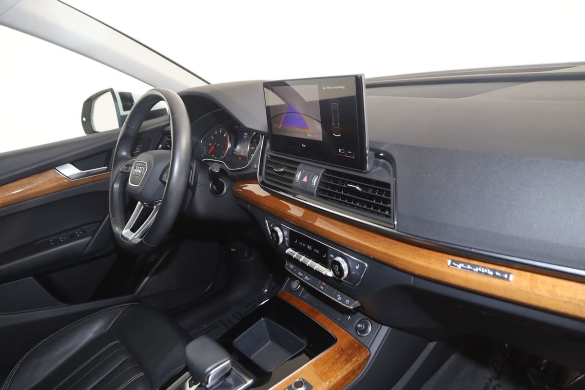 Used 2023 Audi Q5 2.0T Premium w/ Convenience Package AWD/4WD image 38