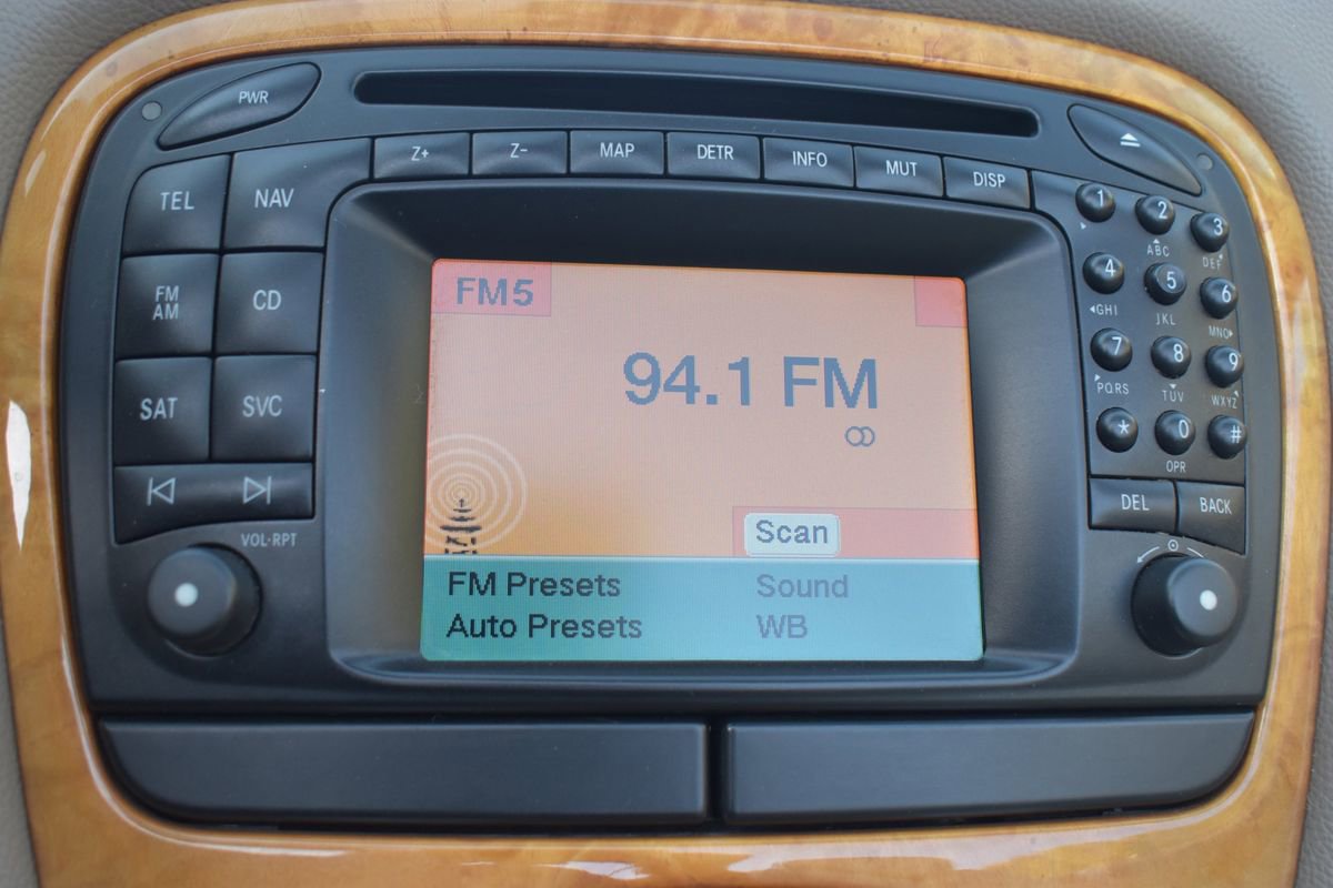 Used 2004 Mercedes-Benz SL 500 w/ Comfort Pkg image 38