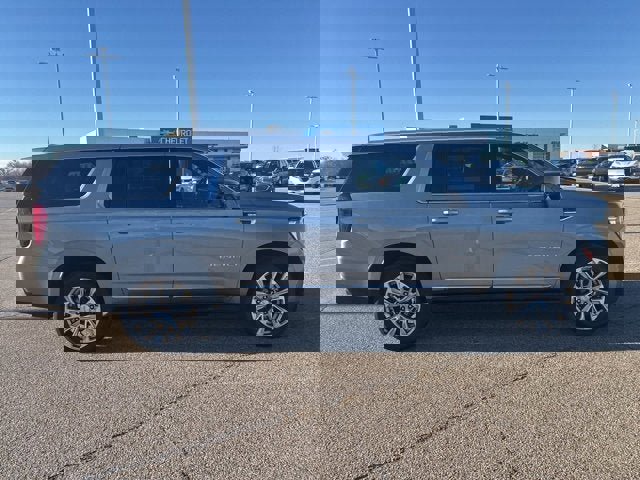 Used 2023 GMC Yukon XL Denali w/ Max Trailering Package image 2