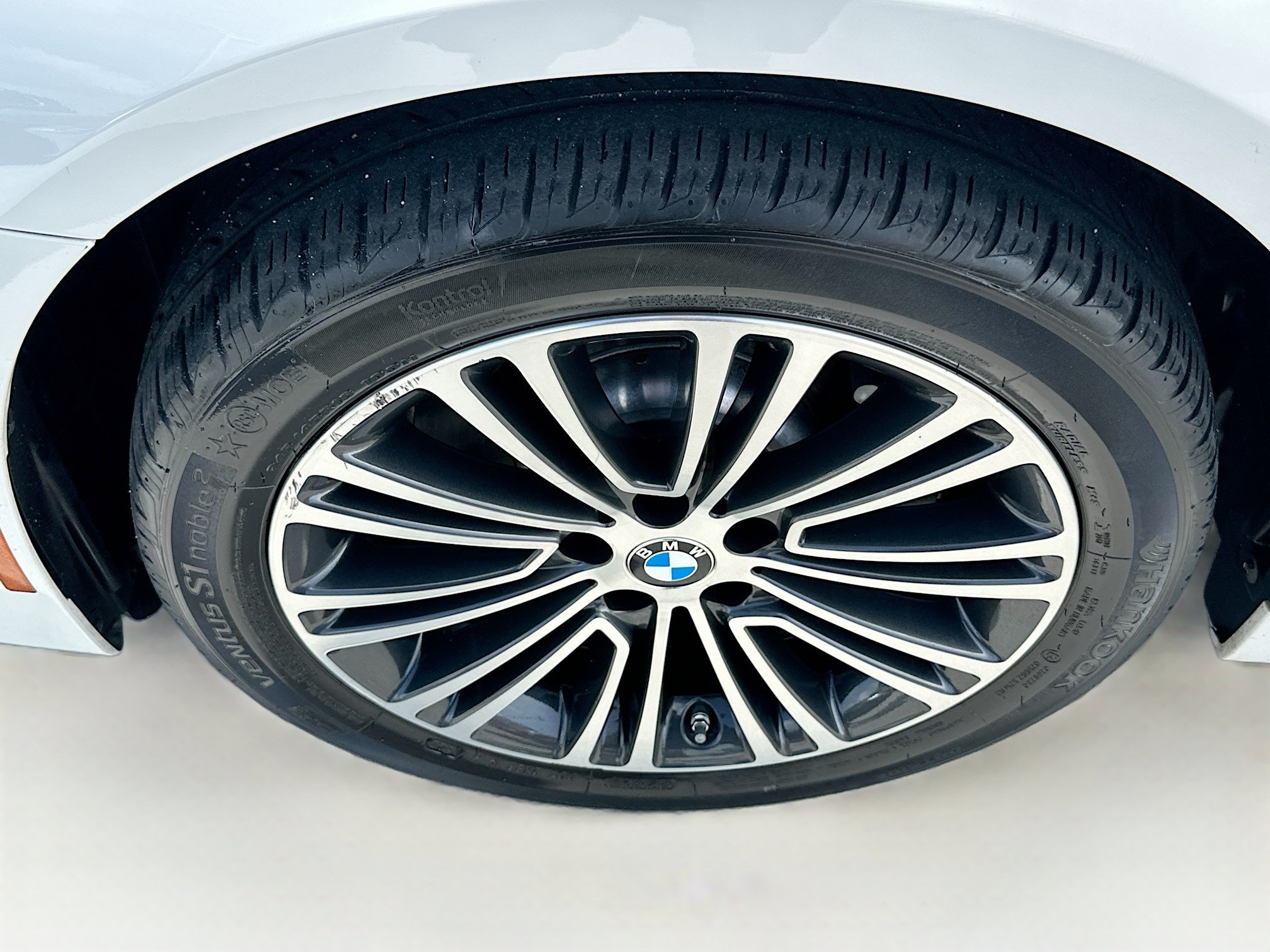 Used 2020 BMW 530i w/ Convenience Package RWD image 34