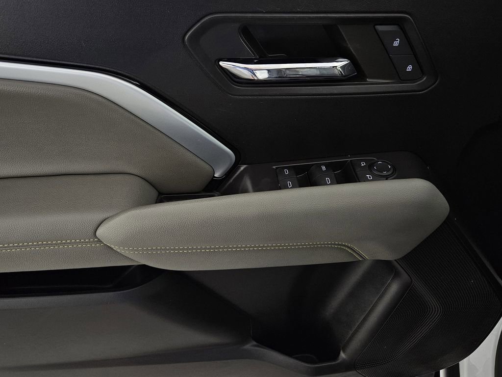 Used 2024 Chevrolet Colorado ZR2 w/ Technology Package AWD/4WD image 25