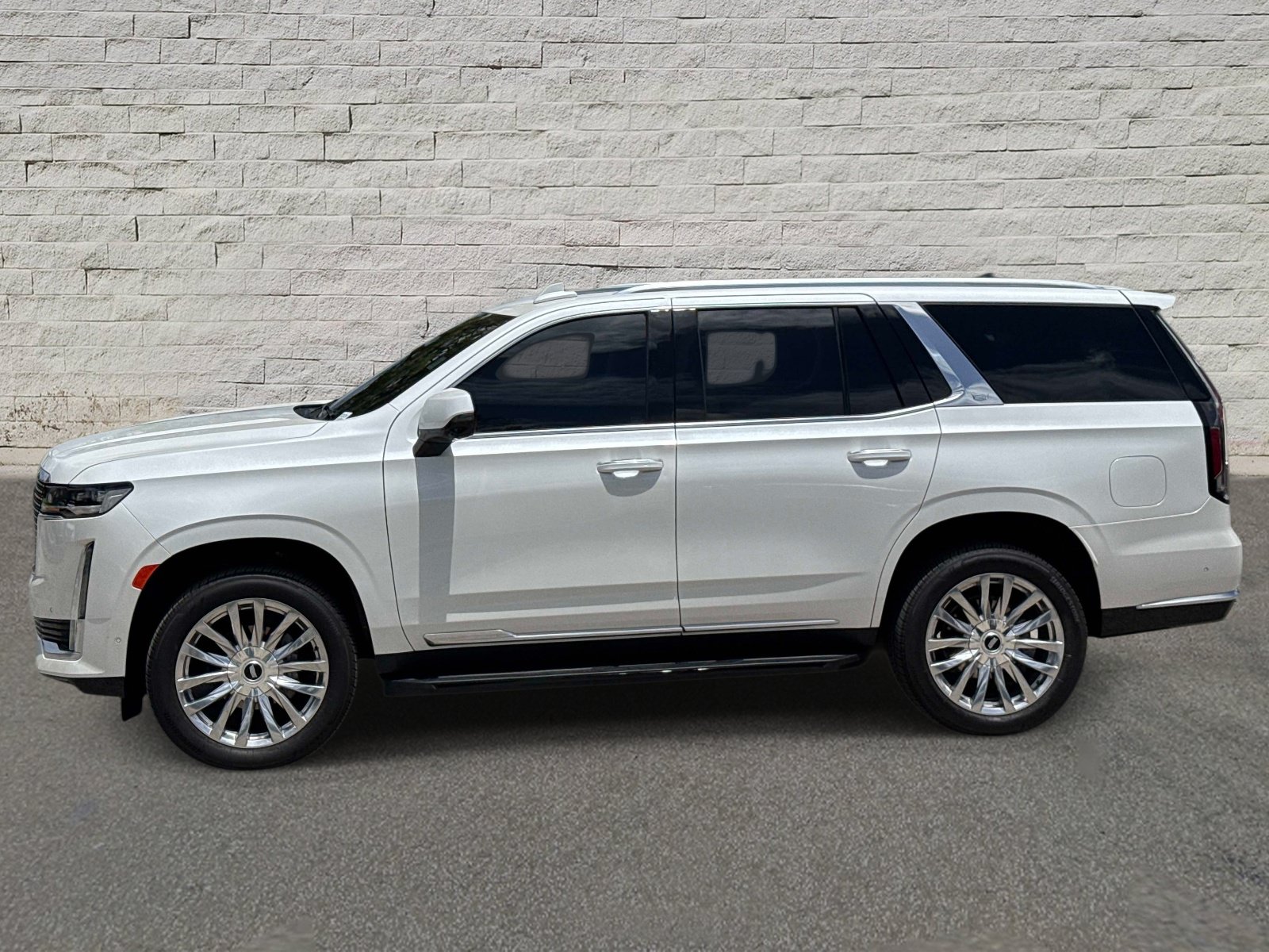 Certified 2024 Cadillac Escalade Premium Luxury w/ LPO, Floor Liner Package AWD/4WD image 2
