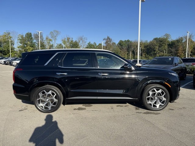 Used 2022 Hyundai Palisade Calligraphy image 2