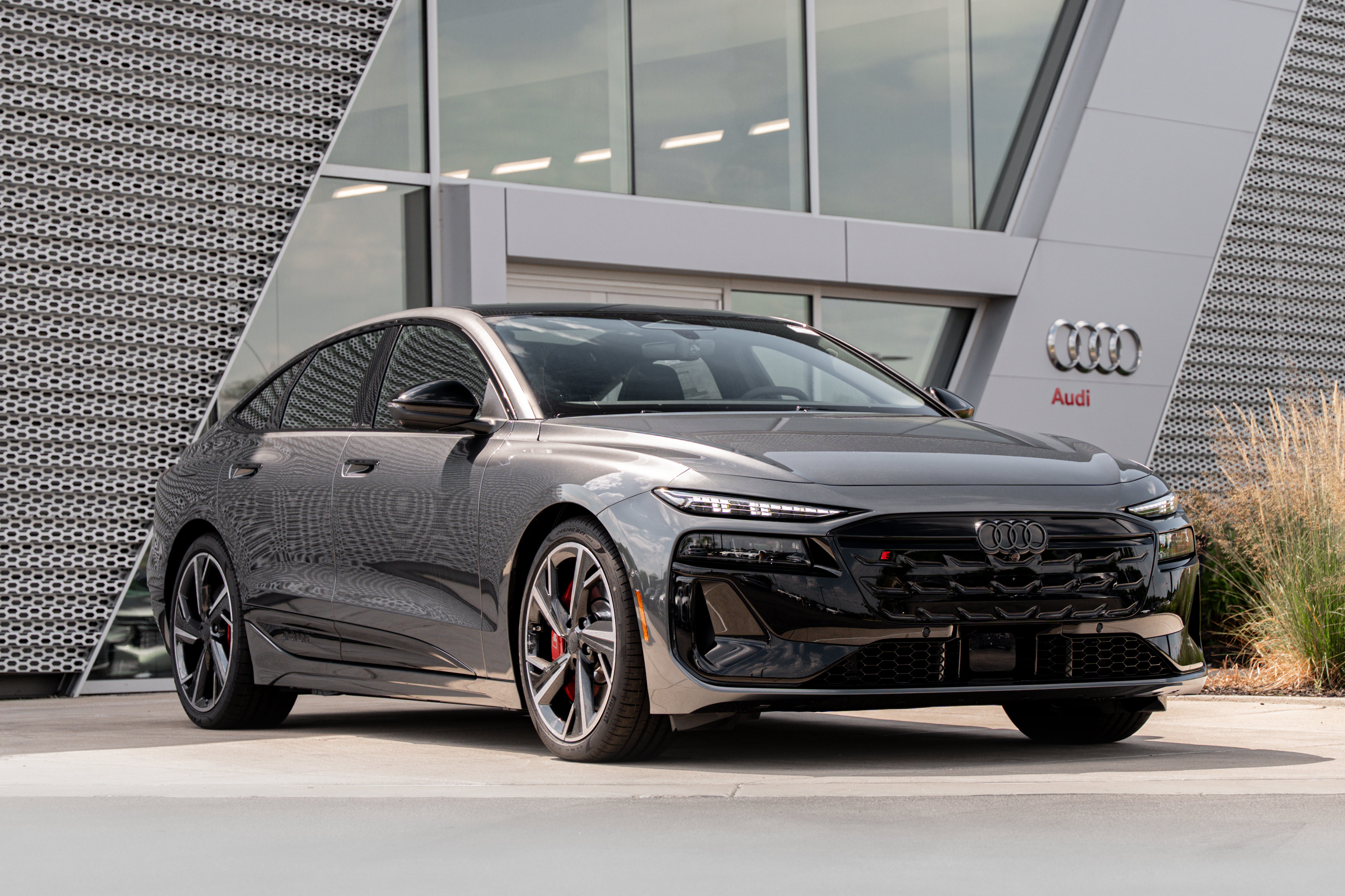 New 2027 Audi S6 e-tron Prestige