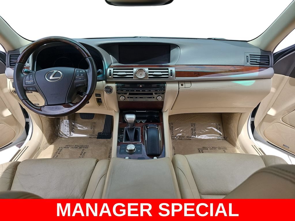 Used 2016 Lexus LS 460 w/ Comfort Package RWD image 9