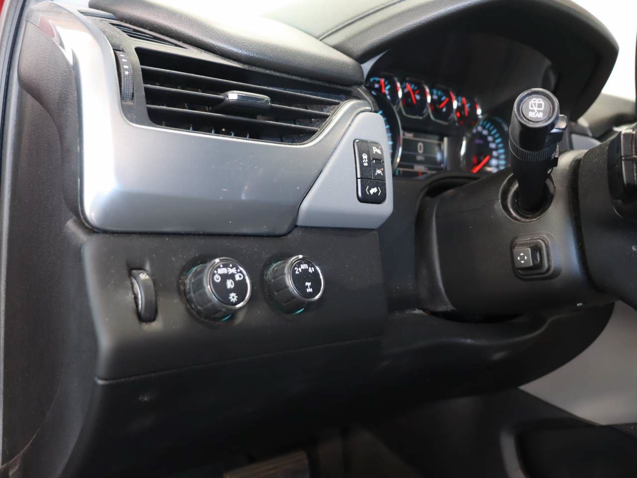 Certified 2020 Chevrolet Suburban LT AWD/4WD image 16