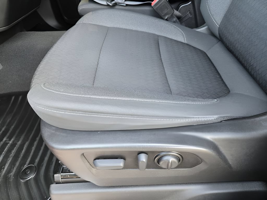 Used 2022 Chevrolet Silverado 1500 LT AWD/4WD image 22