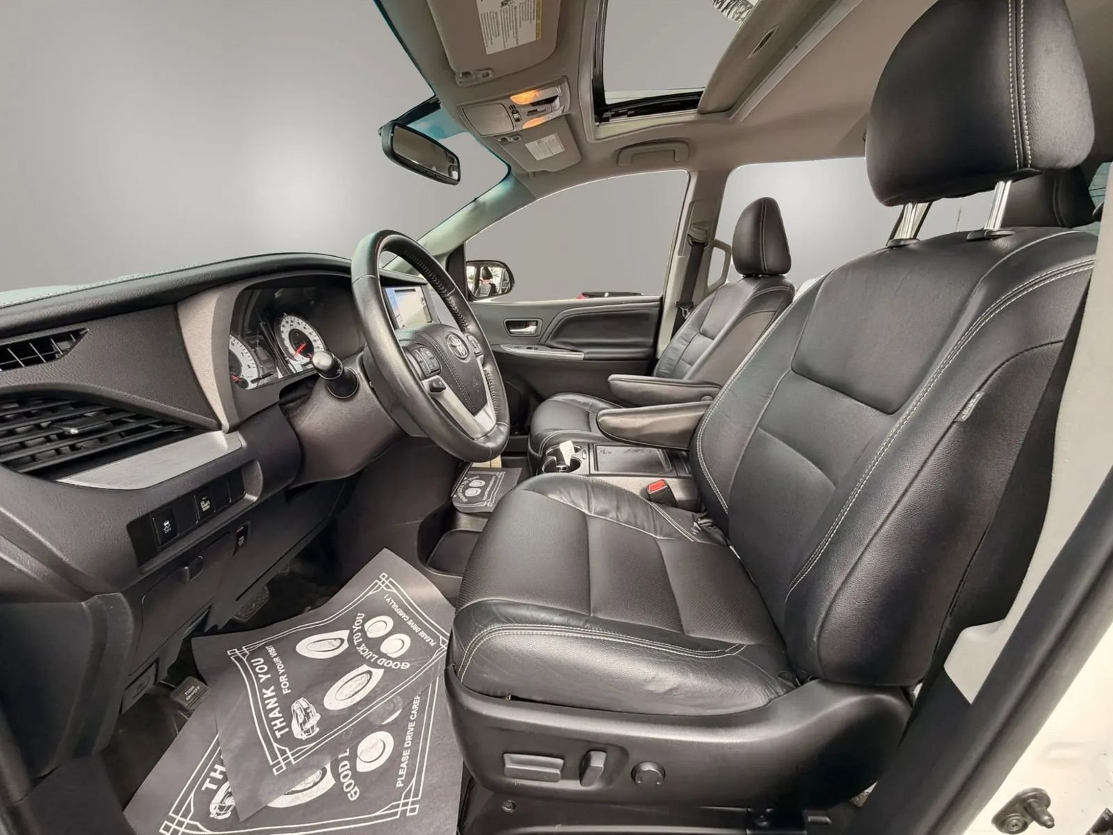 Used 2015 Toyota Sienna SE w/ SE Preferred Package FWD image 28