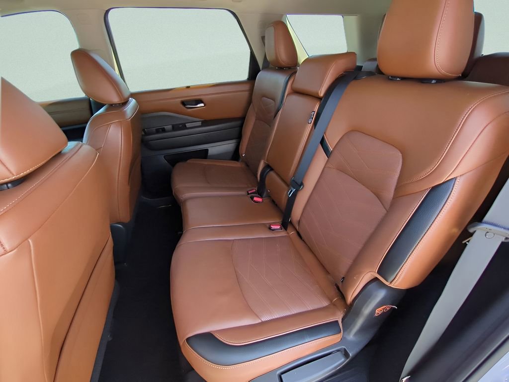 Certified 2022 Nissan Pathfinder Platinum w/ Cargo Package image 14